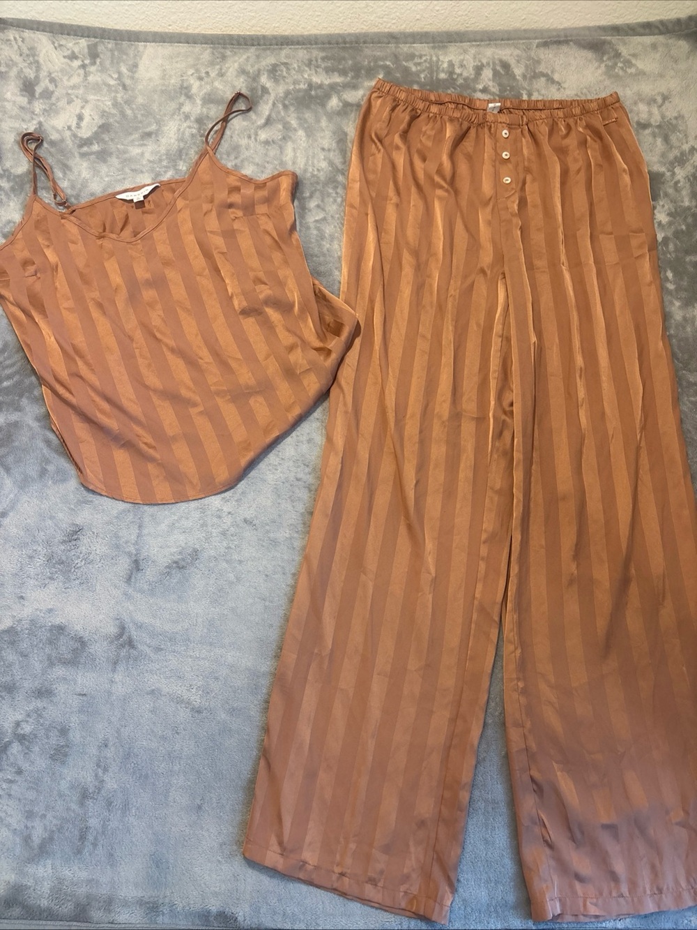 Danskin Satin Cami & Pants Pajama Set Women Size Large Silky Soft Nightwear